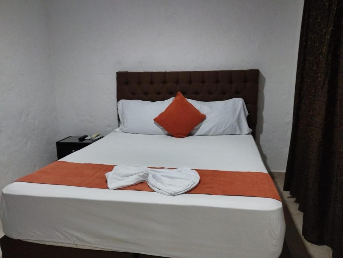 Blue Star Hotel 멜가르 외부 사진